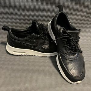 Women’s Nike Air Max Thea size 7.5